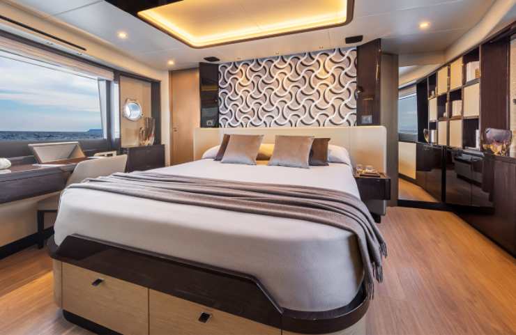 60 FLY - absoluteyachts.com