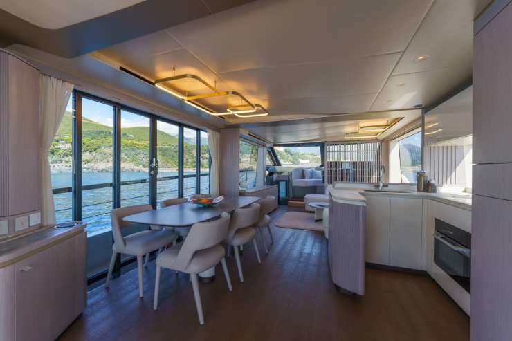 Absolute 70 Fly - absoluteyachts.com