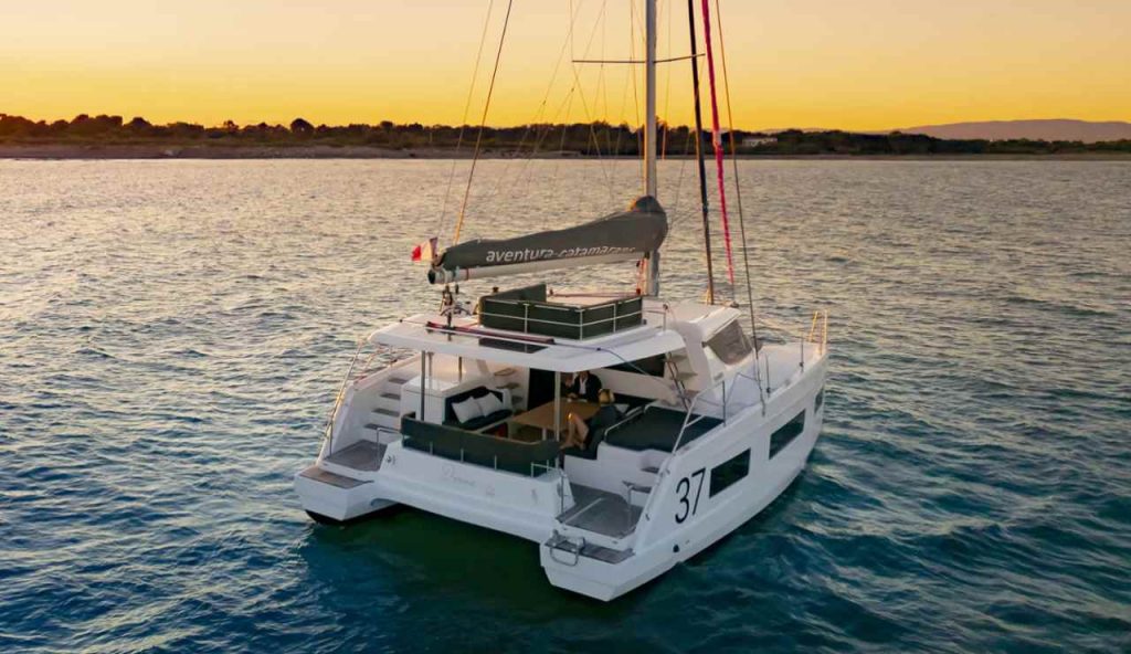 Aventura 37 - aventura-catamarans.com