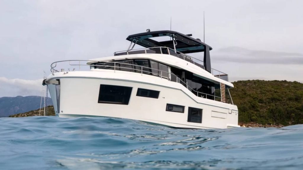 Grand Trawler 63 - beneteau.com