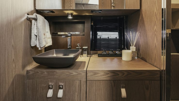 Invictus TT420-invictusyacht.com