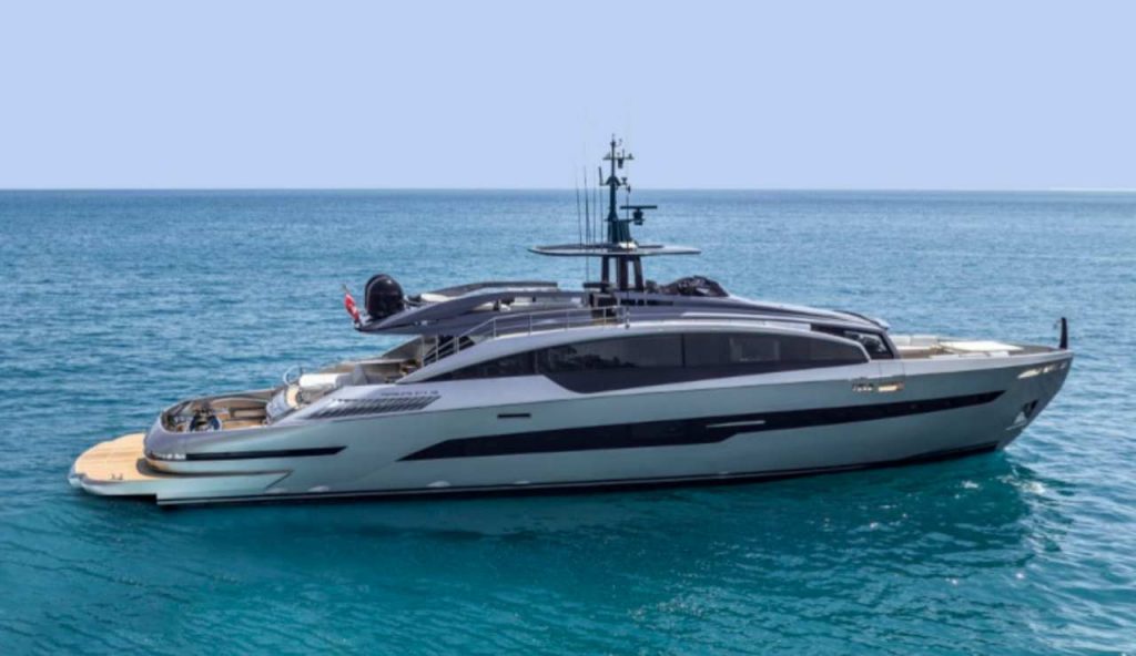 Pershing GTX116 - pershing-yacht.com