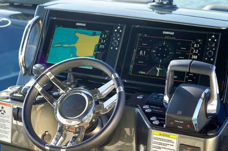 Schaefer V33 - schaeferyachts.com