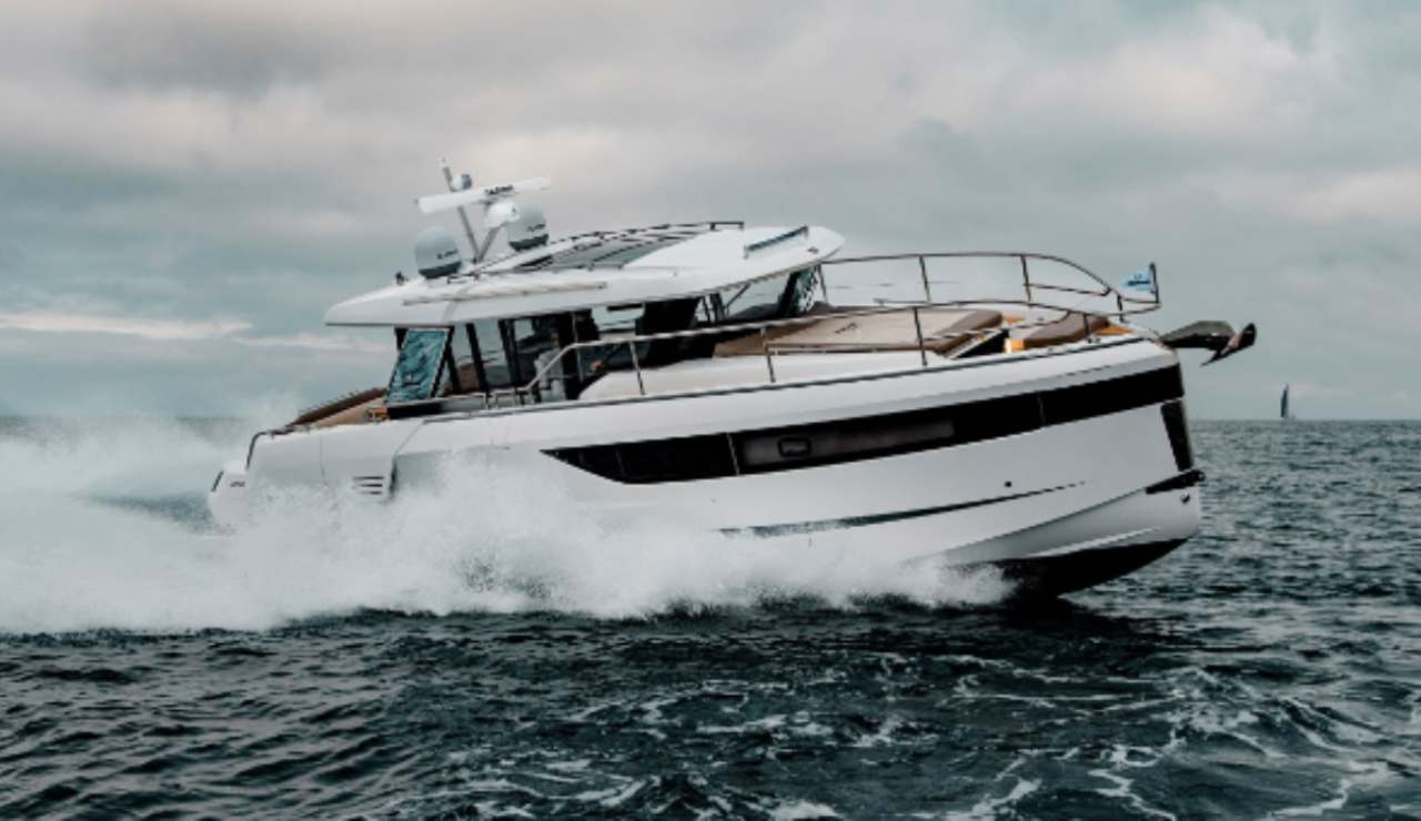Wellcraft 44 Explorer - wellcraft.com