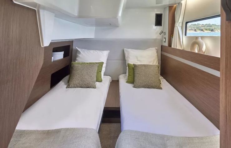 Antares 12 Coupé - beneteau.com
