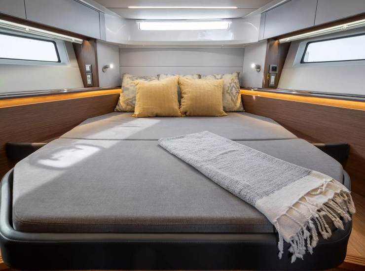 Antares 12 Coupé - beneteau.com