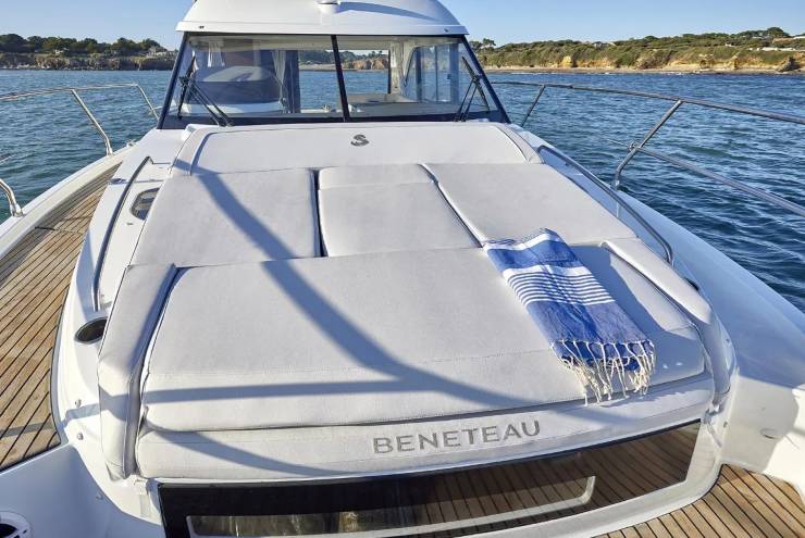 Antares 12 FLY - Beneteau.com
