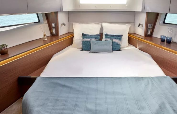 Antares 12 FLY - Beneteau.it